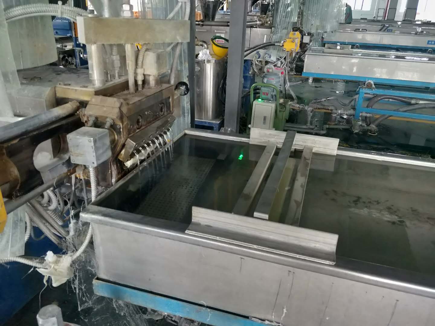 letou官网熔喷PP料生产线