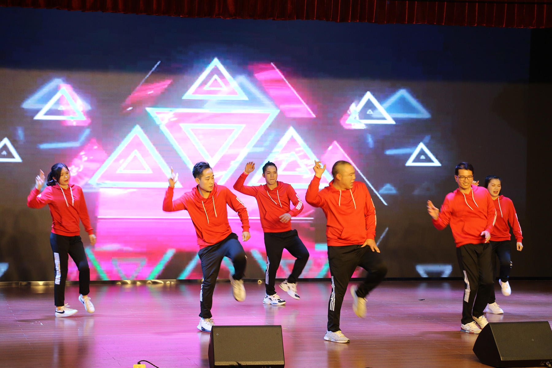 2021年letou官网化学迎新联欢晚会-《蹦迪摇》