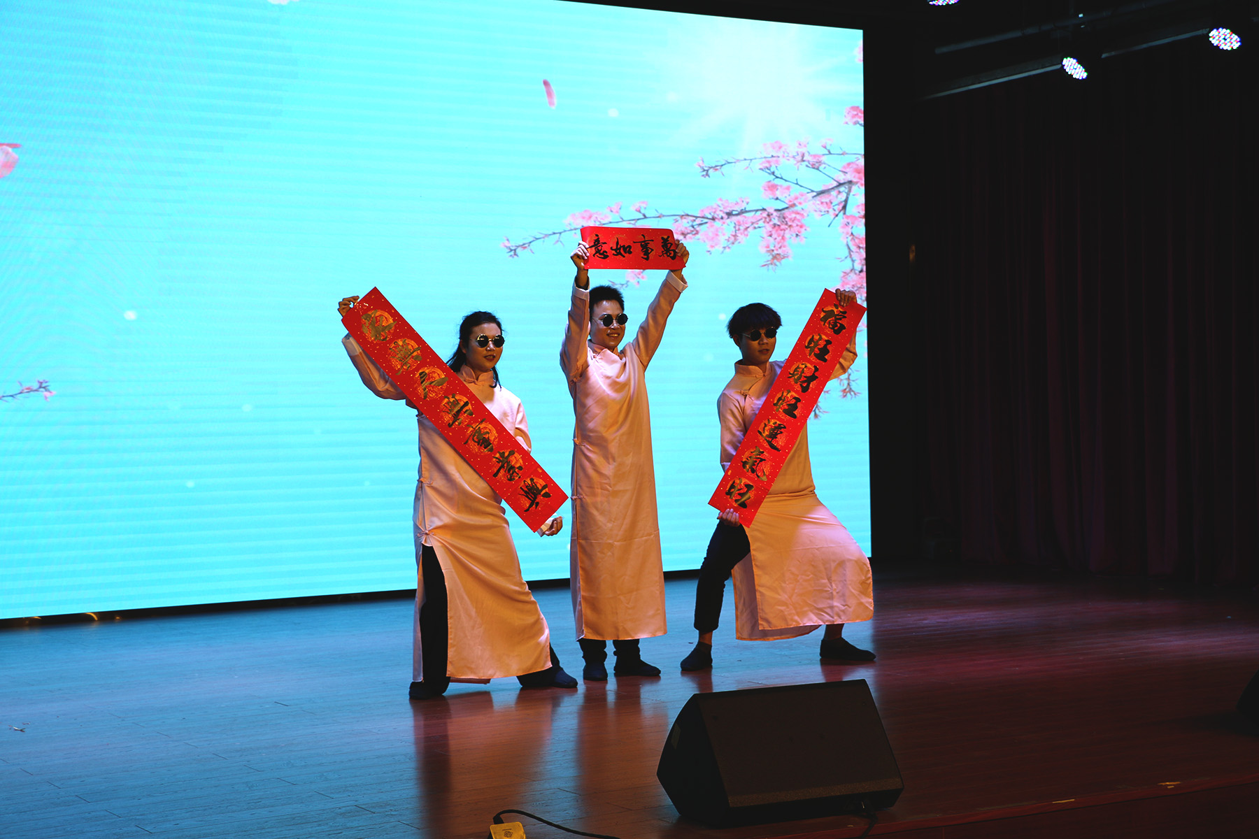 2021年letou官网化学迎新联欢晚会-《桃花朵朵开》