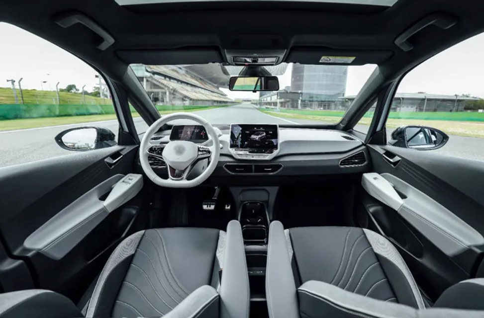 492-中控台、立柱选材：改性PP替代ABS